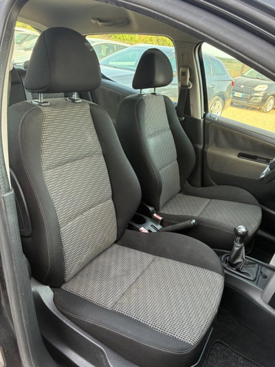 Peugeot 207 8V HDi 93CV 3p. XS (9)
