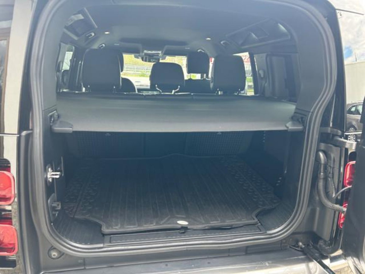 Land Rover Defender 110 3.0d i6 mhev X-Dynamic SE awd 200cv auto (6)