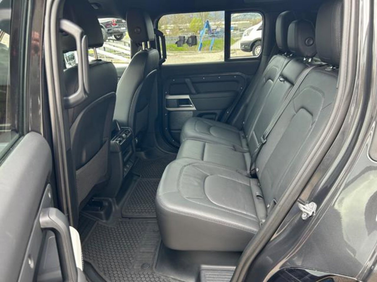 Land Rover Defender 110 3.0d i6 mhev X-Dynamic SE awd 200cv auto (7)