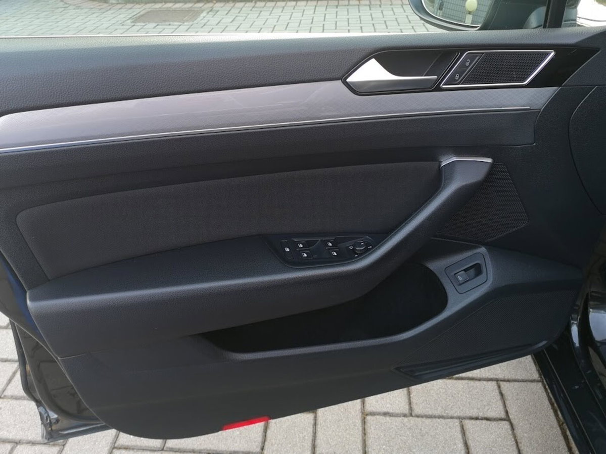 Volkswagen Passat Variant 2.0 TDI SCR EVO DSG Business (13)