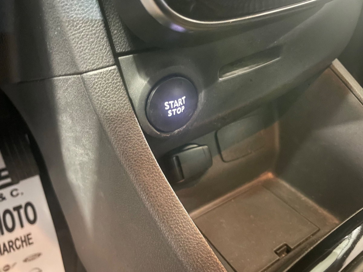 Renault Clio TCe 12V 90 CV GPL 5 porte Duel (17)