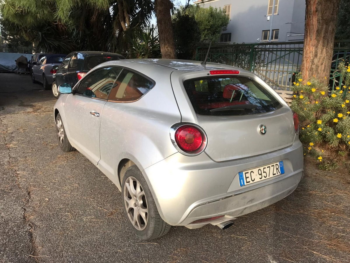 Alfa Romeo MiTo 1.6 JTDm 16V Distinctive Premium Pack (2)