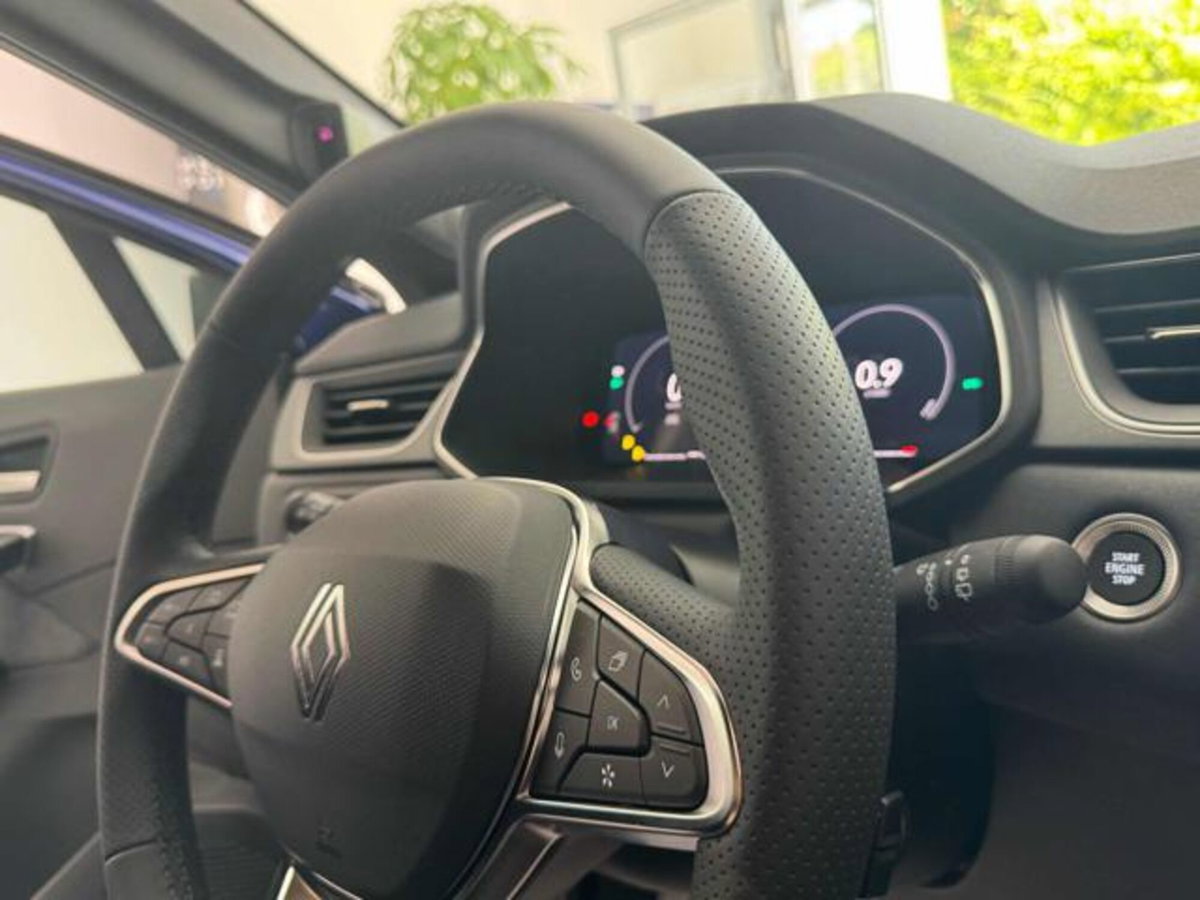Renault Captur 1.2 eco-g Techno 120cv (16)