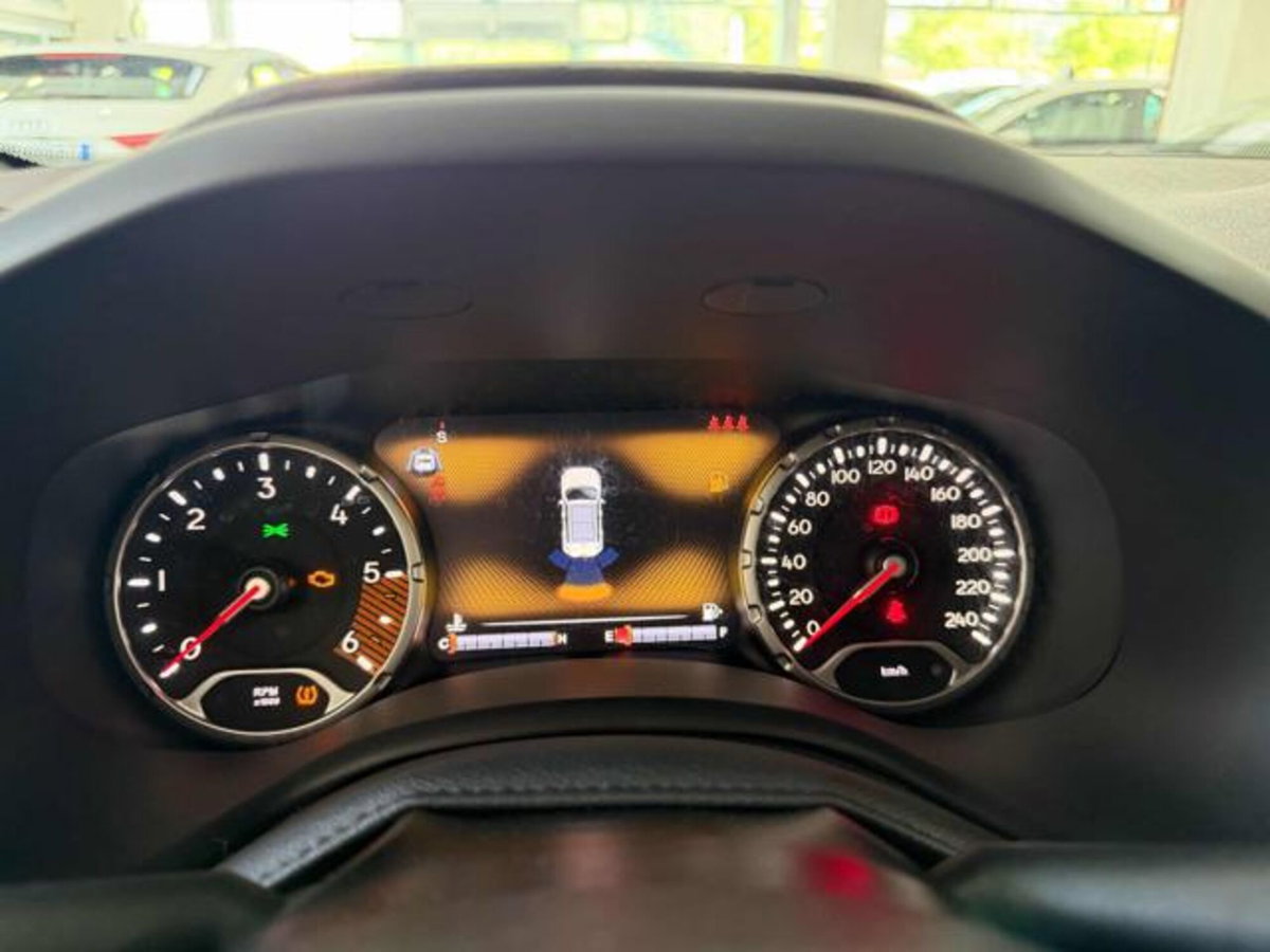 Jeep Renegade 1.6 Mjt 130 CV Limited (10)