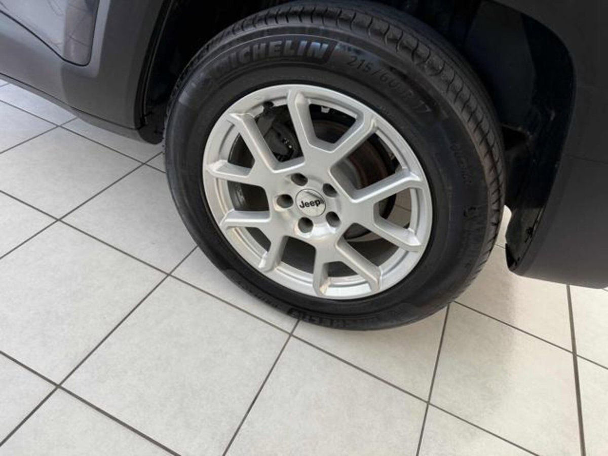 Jeep Renegade 1.6 Mjt 130 CV Limited (17)