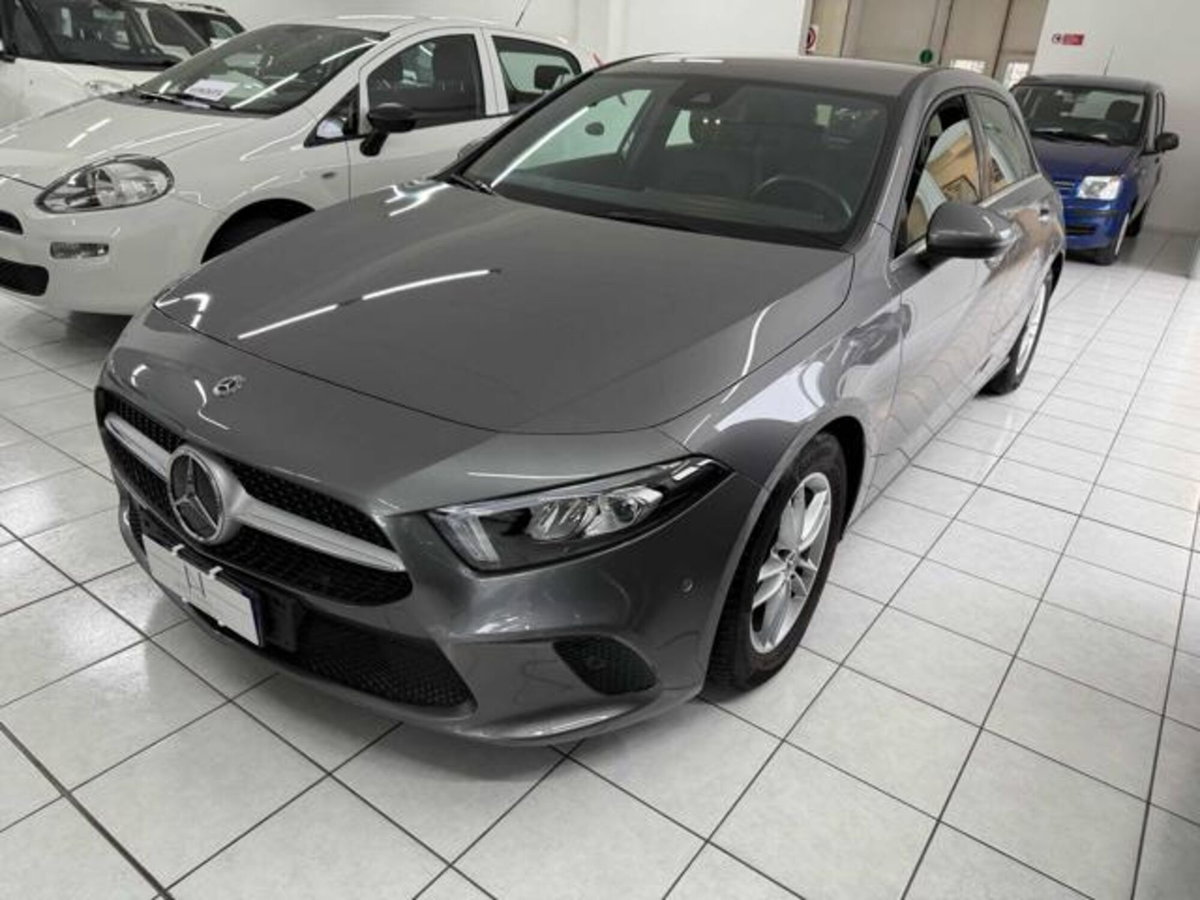 Mercedes-Benz Classe A Sedan 180 d Automatic 4p. Business (2)