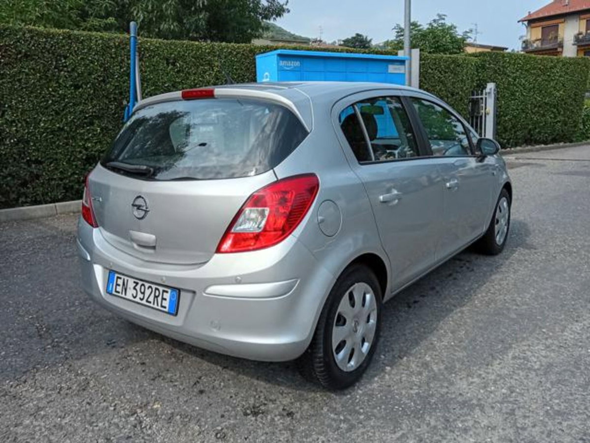 Opel Corsa 1.2 5 porte Edition (7)
