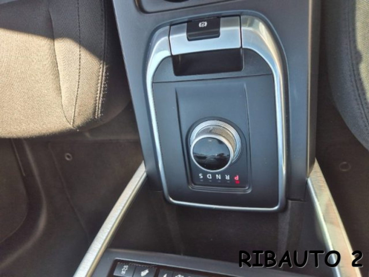 Land Rover Discovery Sport 2.2 TD4 HSE Luxury (15)