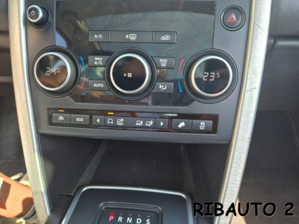Land Rover Discovery Sport 2.2 TD4 HSE Luxury (17)