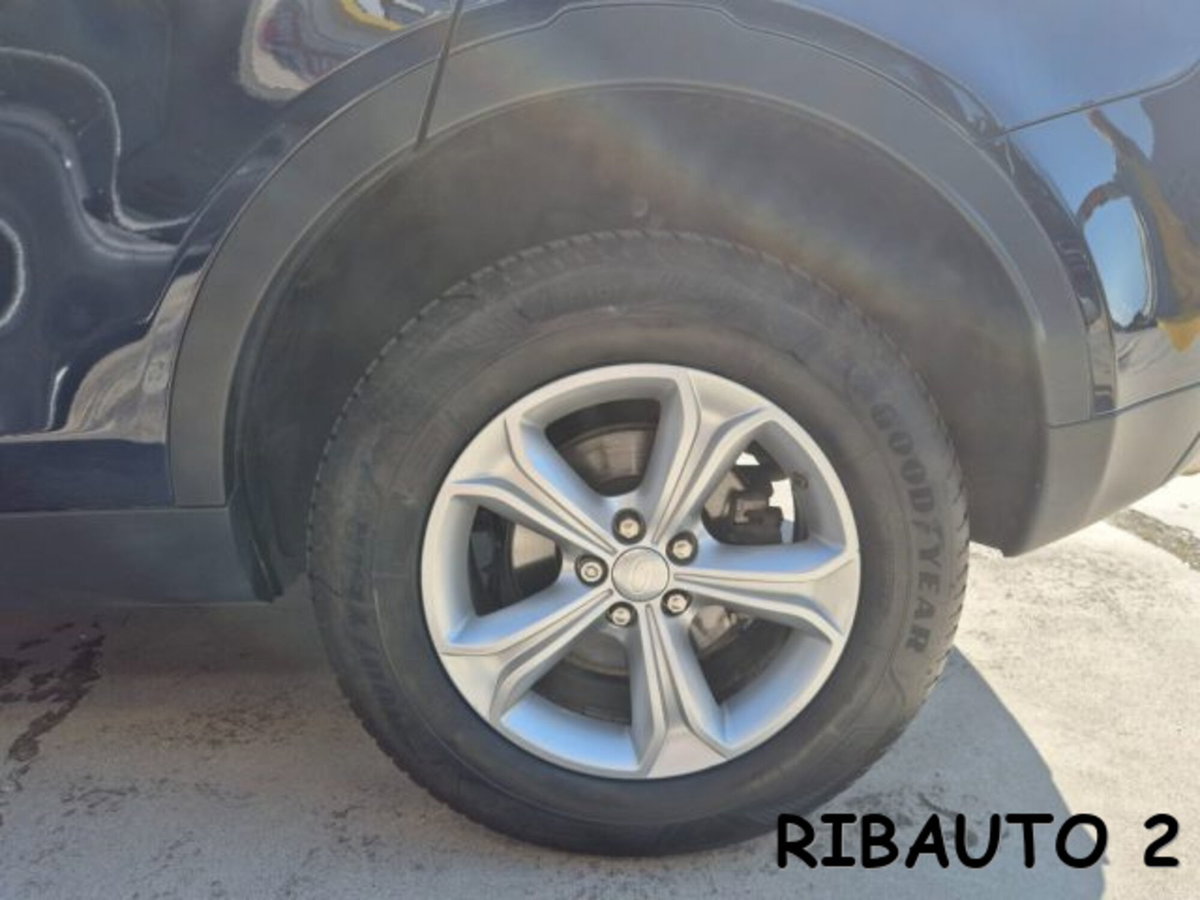 Land Rover Discovery Sport 2.2 TD4 HSE Luxury (20)