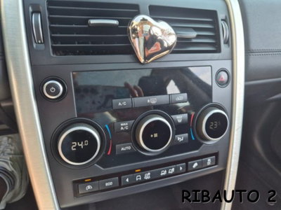 Land Rover Discovery Sport 2.2 TD4 HSE Luxury (8)