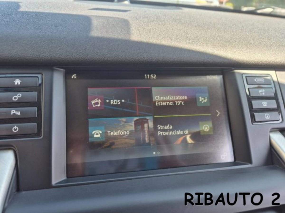 Land Rover Discovery Sport 2.2 TD4 HSE Luxury (9)