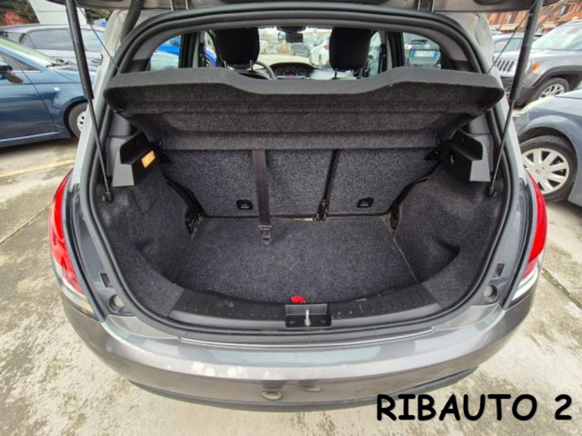 Lancia Ypsilon 1.2 69 CV 5 porte Elle (12)