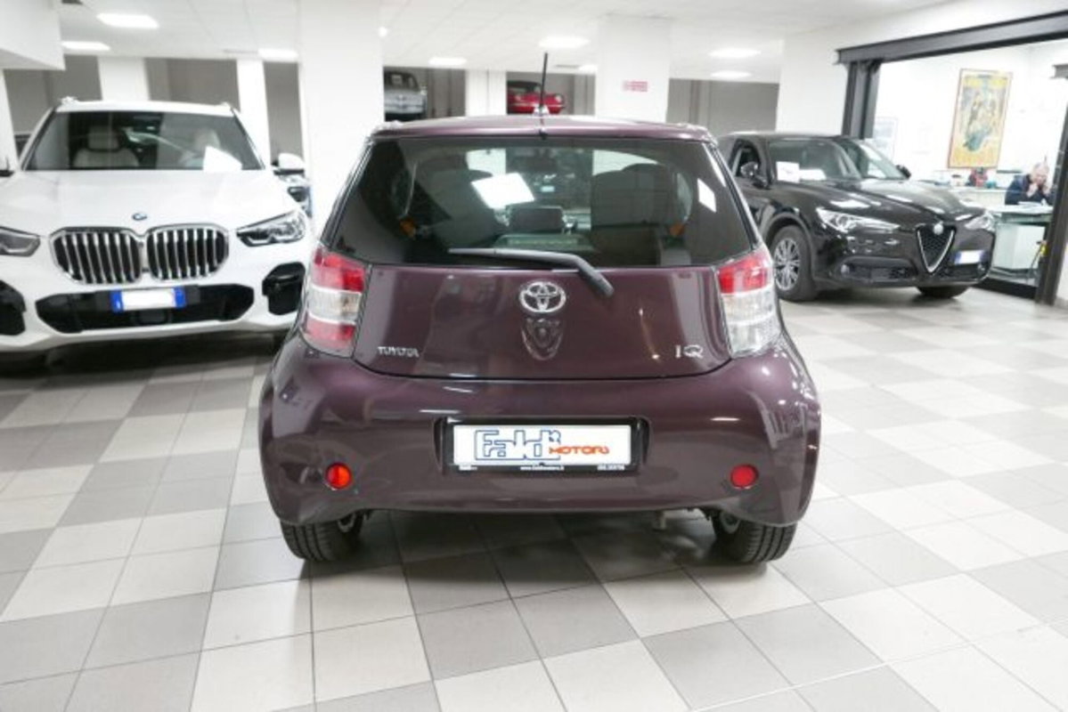 Toyota iQ 1.0 CVT Lounge (5)