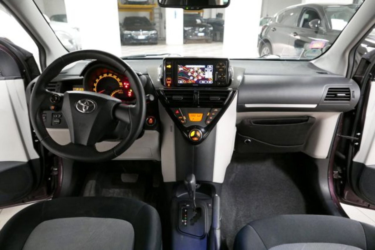 Toyota iQ 1.0 CVT Lounge (6)