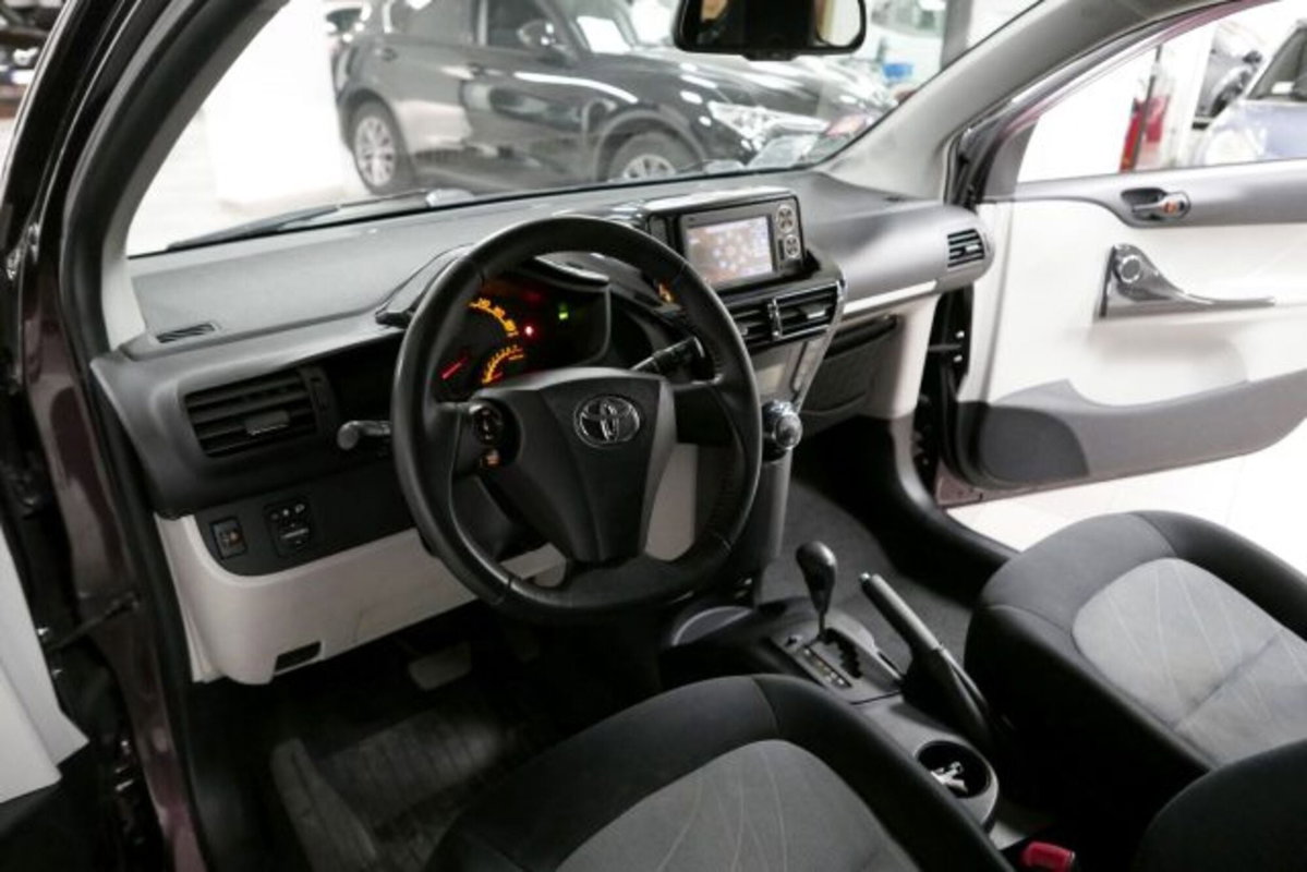 Toyota iQ 1.0 CVT Lounge (7)