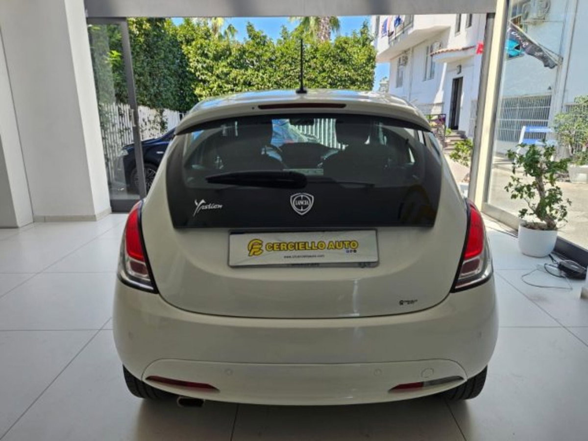Lancia Ypsilon 1.2 69 CV 5 porte GPL Ecochic Gold (6)