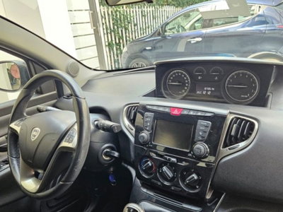 Lancia Ypsilon 1.2 69 CV 5 porte GPL Ecochic Gold (8)