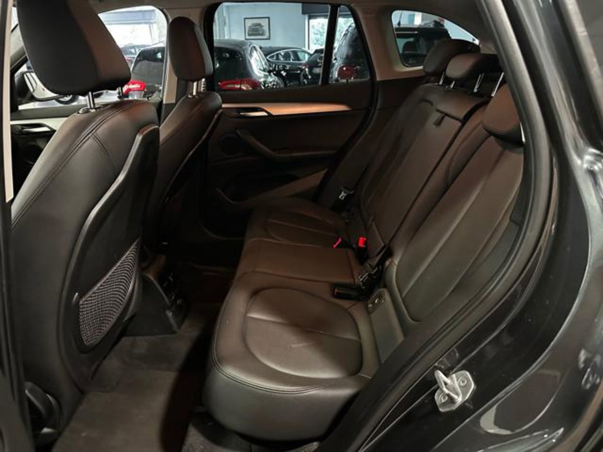 BMW X1 sDrive18d Advantage (7)