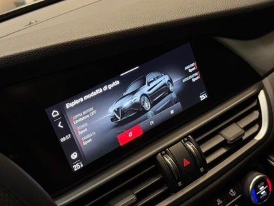 Alfa Romeo Giulia 2.0 Turbo 280 CV AT8 AWD Q4 Veloce (18)