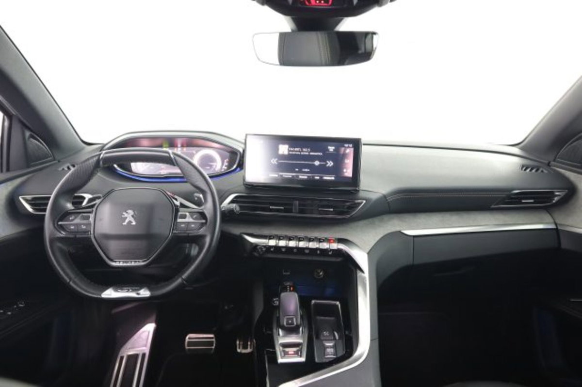 Peugeot 3008 BlueHDi 130 S&S EAT8 GT Pack (4)