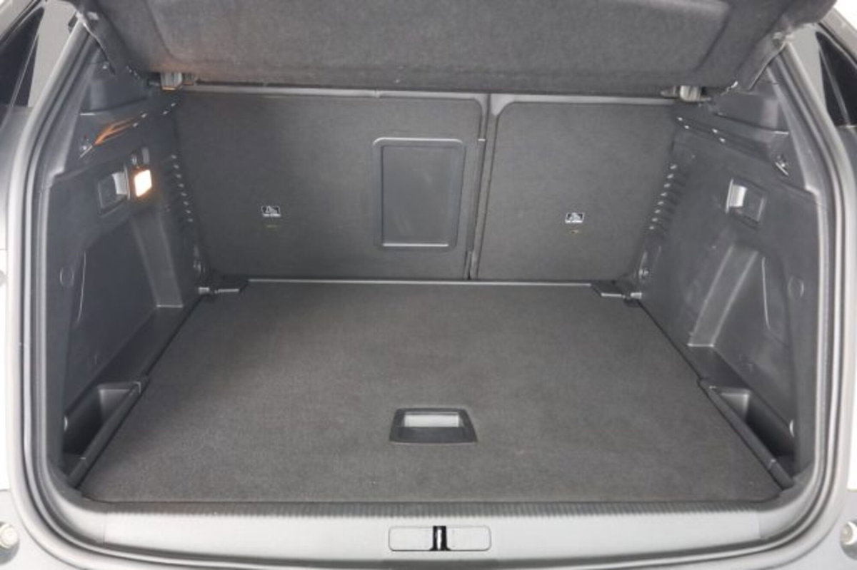 Peugeot 3008 BlueHDi 130 S&S EAT8 GT Pack (6)