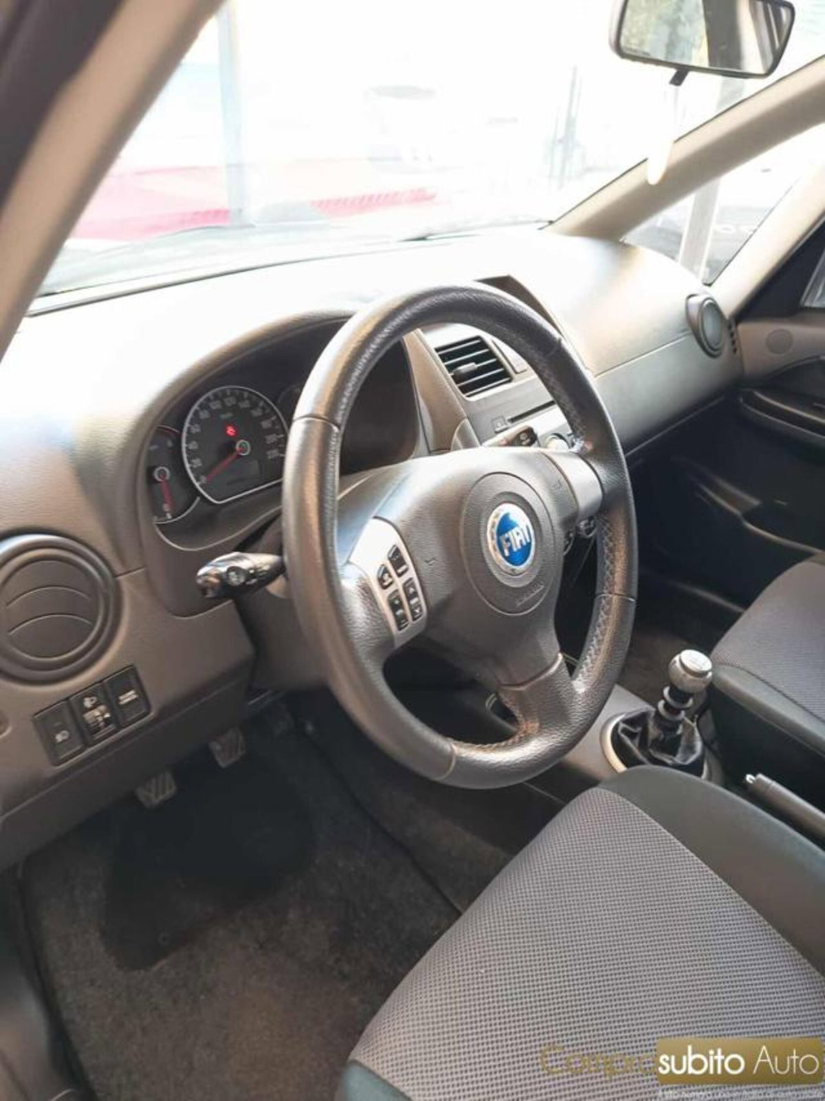Fiat Sedici 1.9 MJT 4x4 Dynamic (17)