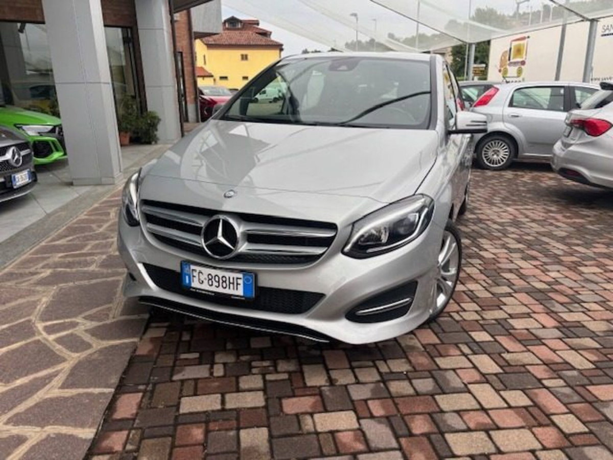 Mercedes-Benz Classe B 180 d Sport (2)