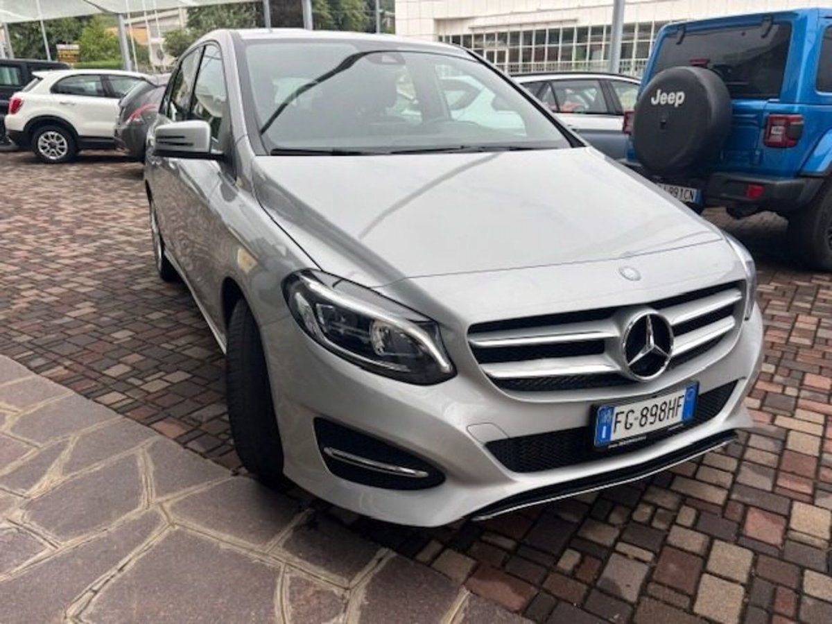 Mercedes-Benz Classe B 180 d Sport (3)