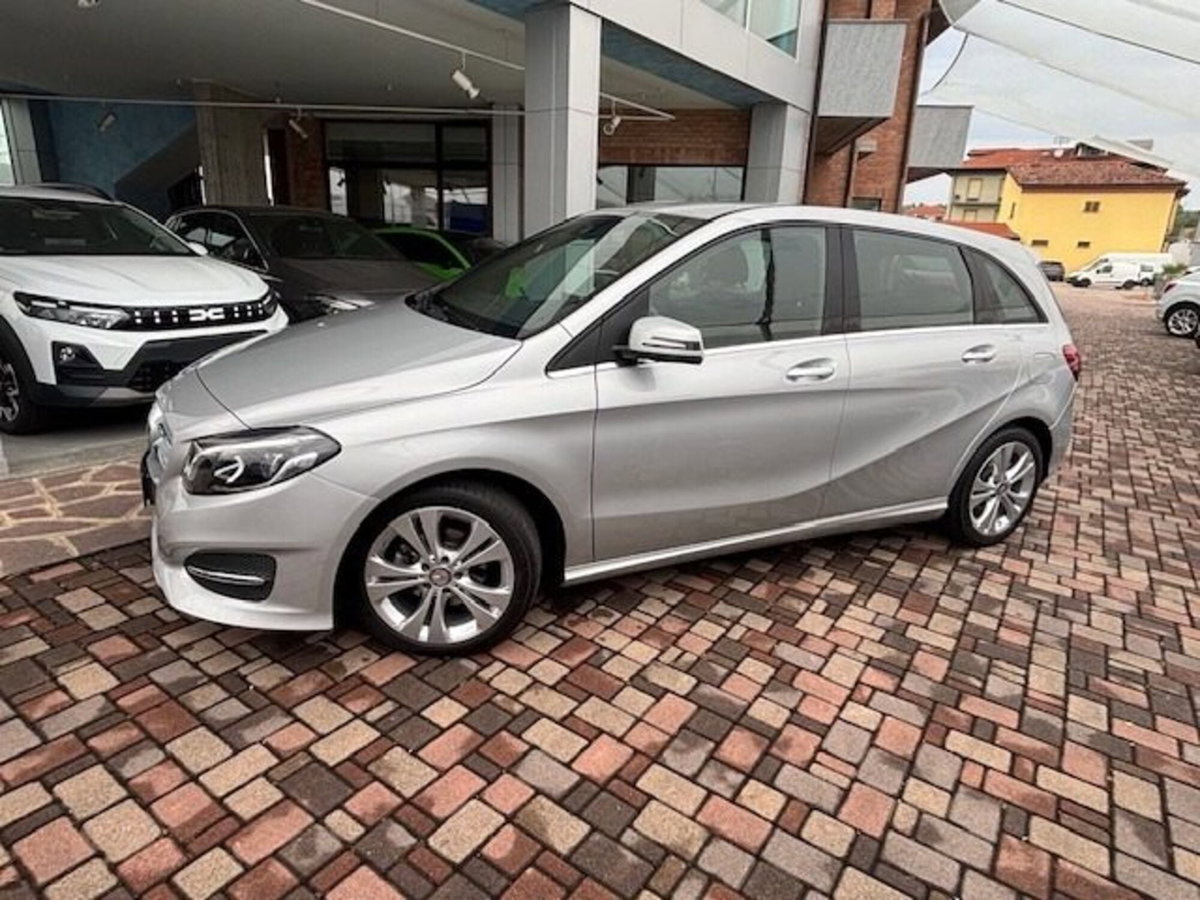 Mercedes-Benz Classe B 180 d Sport (7)
