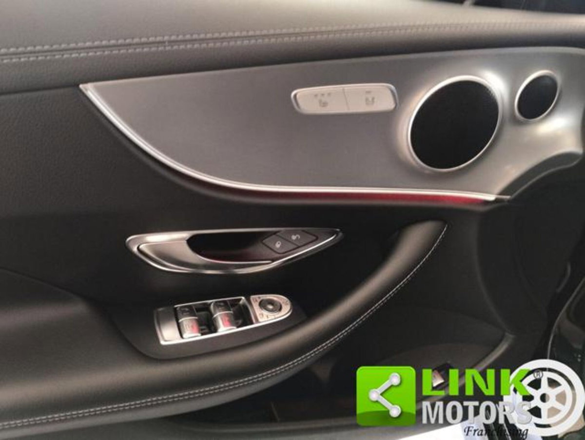 Mercedes-Benz Classe E Coupé 220 d 4Matic Premium Plus (11)