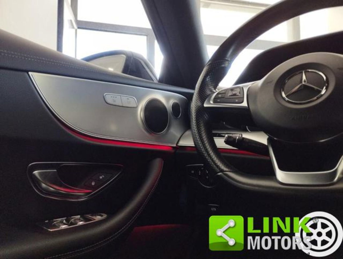 Mercedes-Benz Classe E Coupé 220 d 4Matic Premium Plus (19)