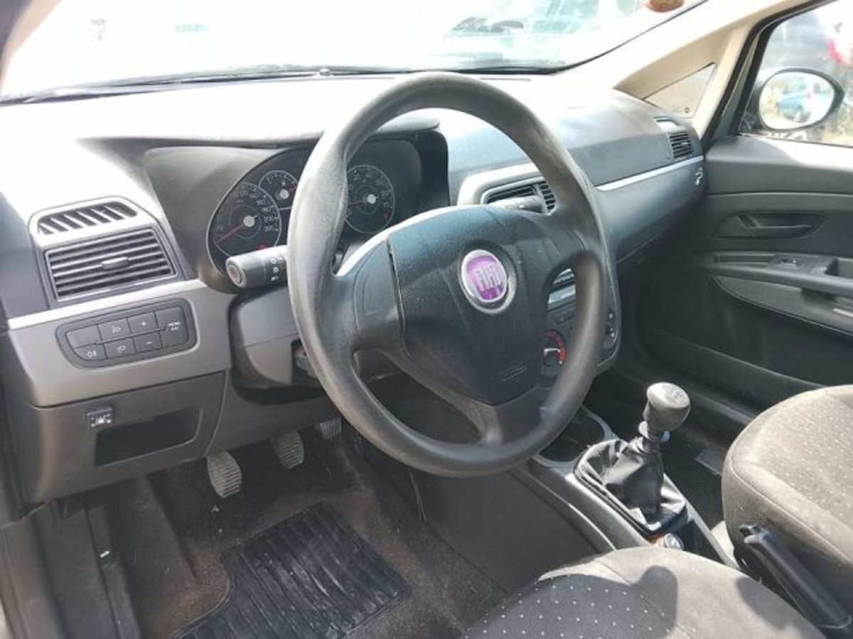 Fiat Grande Punto 1.2 5 porte (8)