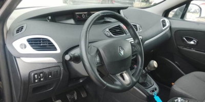 Renault Scenic E-Tech Electric 1.5 dCi 110CV Dynamique (11)