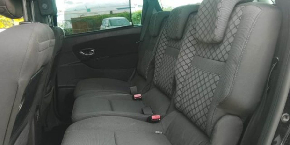 Renault Scenic E-Tech Electric 1.5 dCi 110CV Dynamique (17)