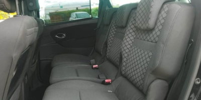Renault Scenic E-Tech Electric 1.5 dCi 110CV Dynamique (17)