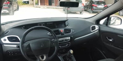 Renault Scenic E-Tech Electric 1.5 dCi 110CV Dynamique (18)