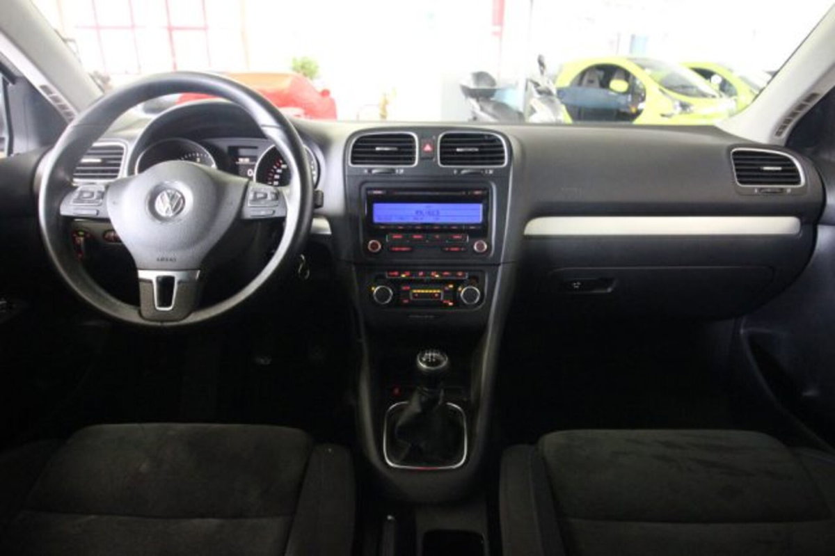 Volkswagen Golf Variant 1.6 TDI DPF Highline (10)