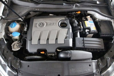 Volkswagen Golf Variant 1.6 TDI DPF Highline (16)