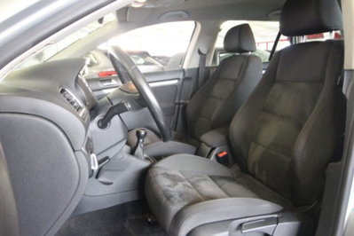 Volkswagen Golf Variant 1.6 TDI DPF Highline (18)
