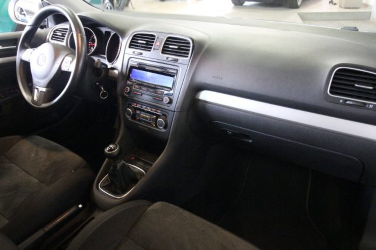 Volkswagen Golf Variant 1.6 TDI DPF Highline (9)
