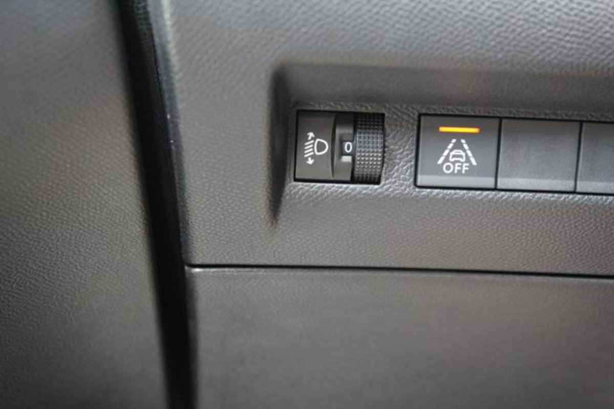 Peugeot 208 BlueHDi 100 Stop&Start 5 porte Allure (16)