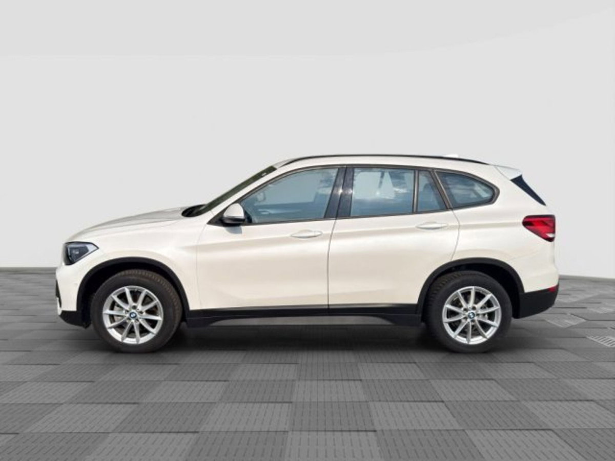BMW X1 sDrive18d Advantage (2)