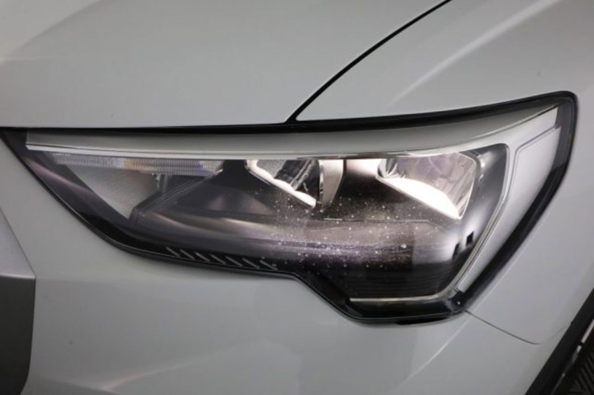 Audi Q3 35 TDI quattro S tronic Business (9)