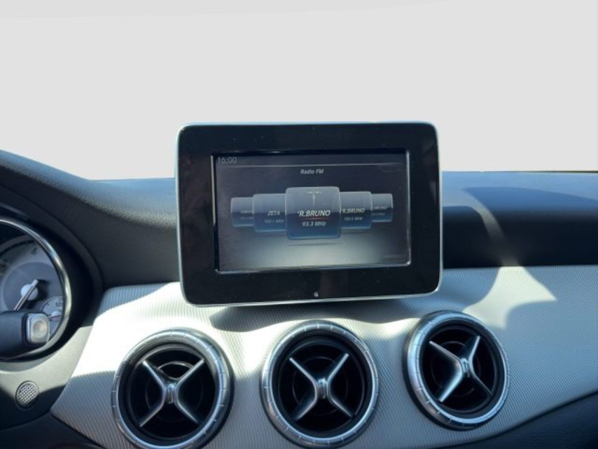 Mercedes-Benz CLA Shooting Brake 200 d Automatic Sport Night (17)