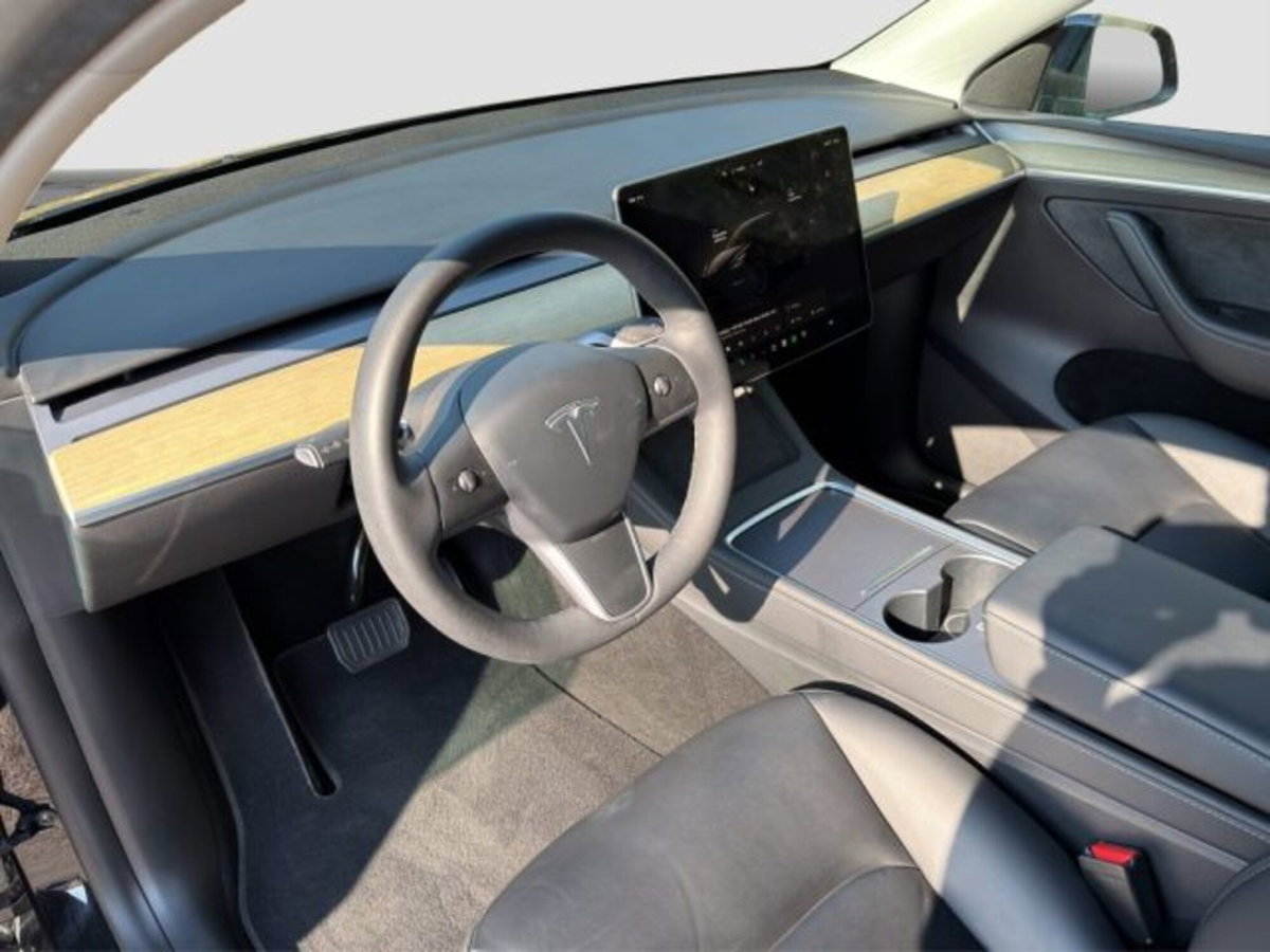 Tesla Model Y rwd (9)
