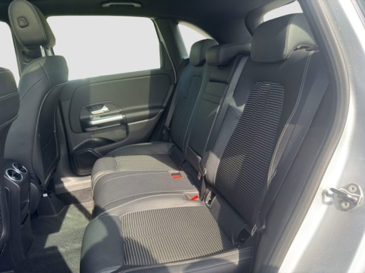 Mercedes-Benz CLA Shooting Brake 180 d Automatic Shooting Brake Sport (10)