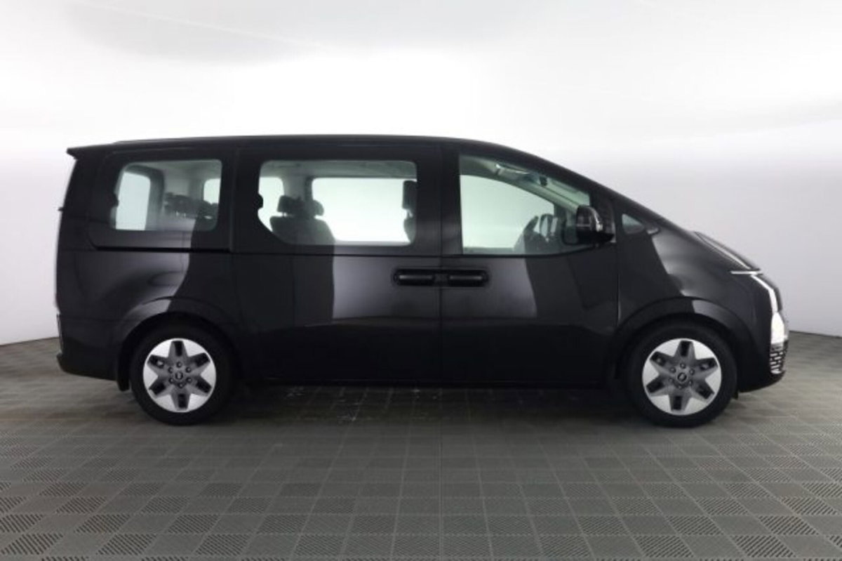 Hyundai Staria 2.2 awd auto (3)