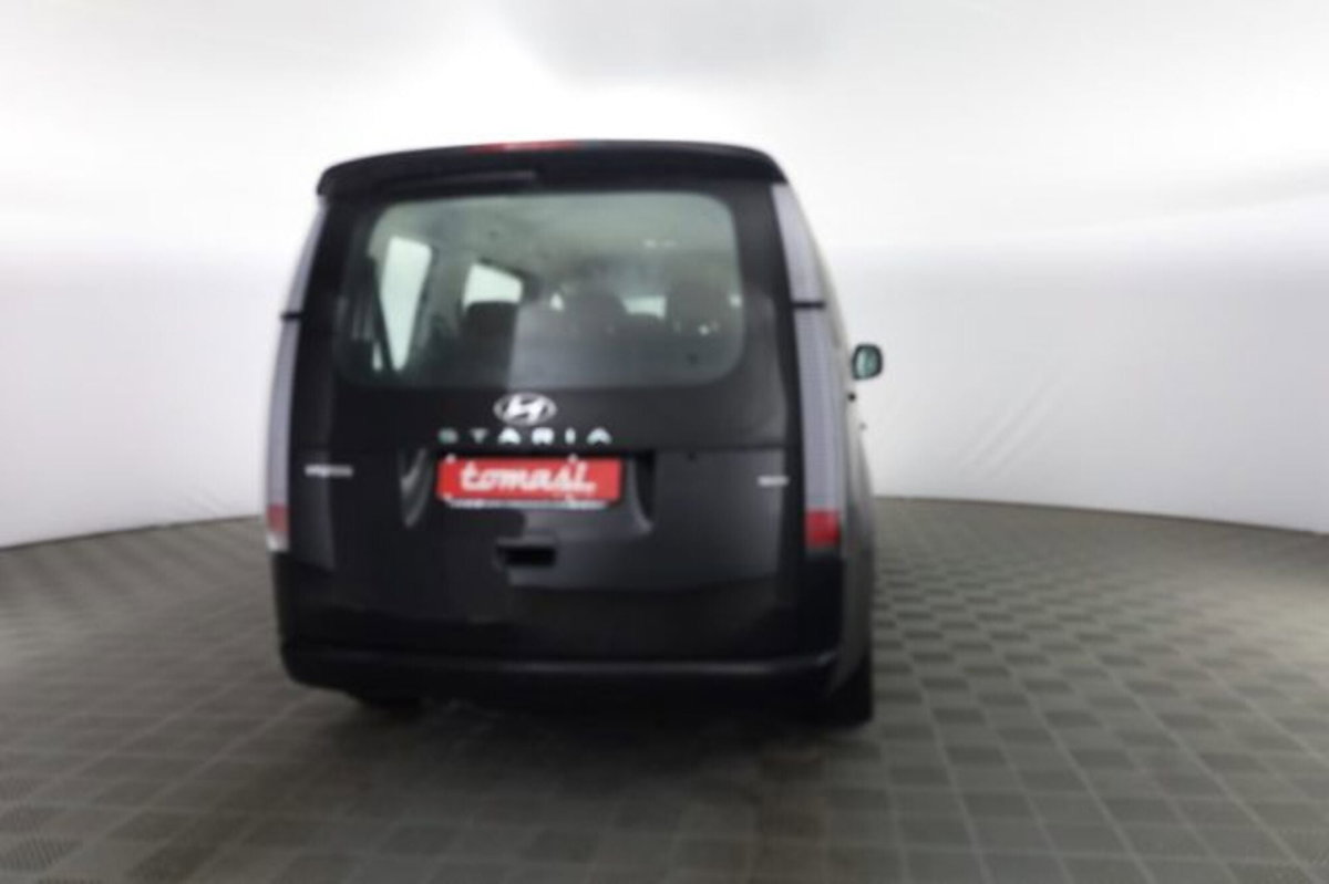 Hyundai Staria 2.2 awd auto (5)