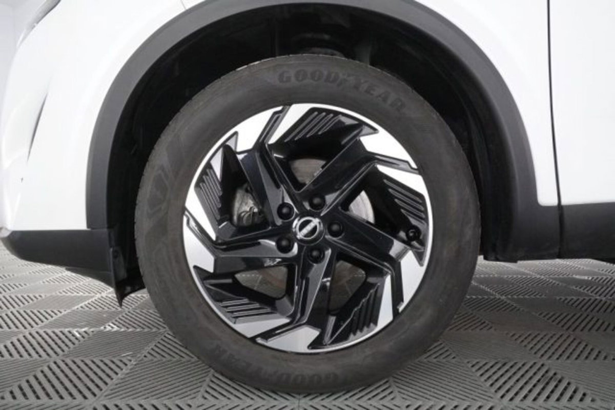 Nissan Qashqai 1.3 mhev N-Connecta 2wd 140cv (16)